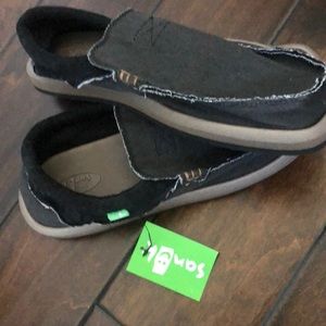 Sanuk Mens slip on